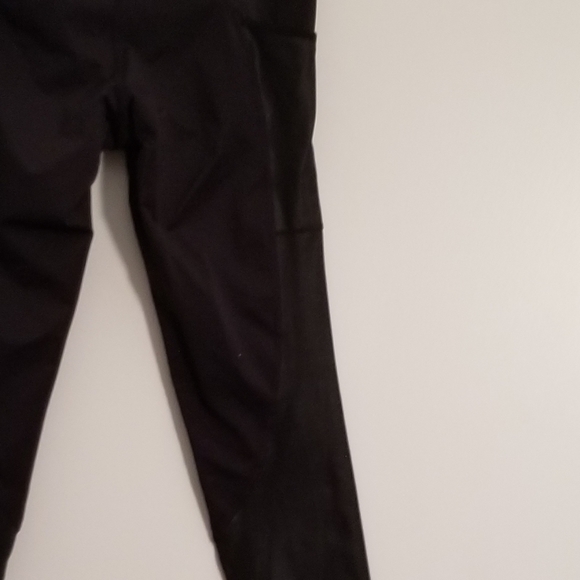 Nike Dri-Fit Black Capri Workout Leggings - Picture 5 of 5